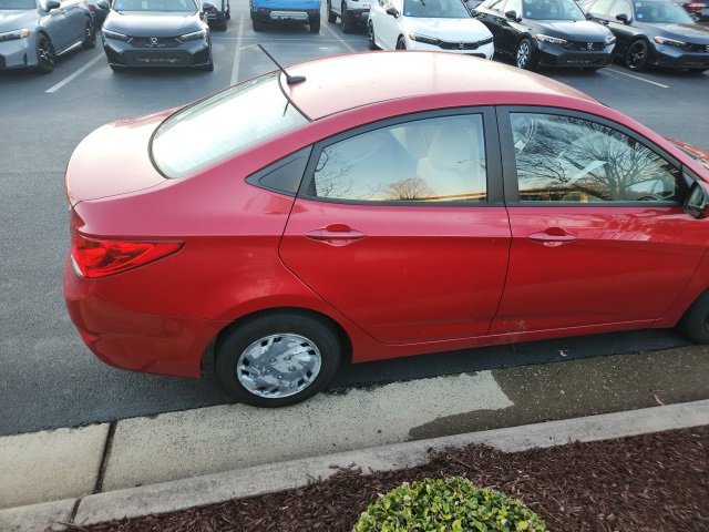 Used 2013 Hyundai Accent GLS image 12