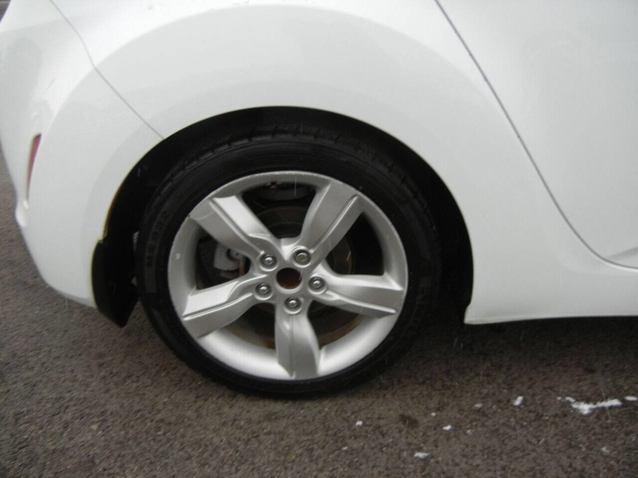 Used 2013 Hyundai Veloster image 26