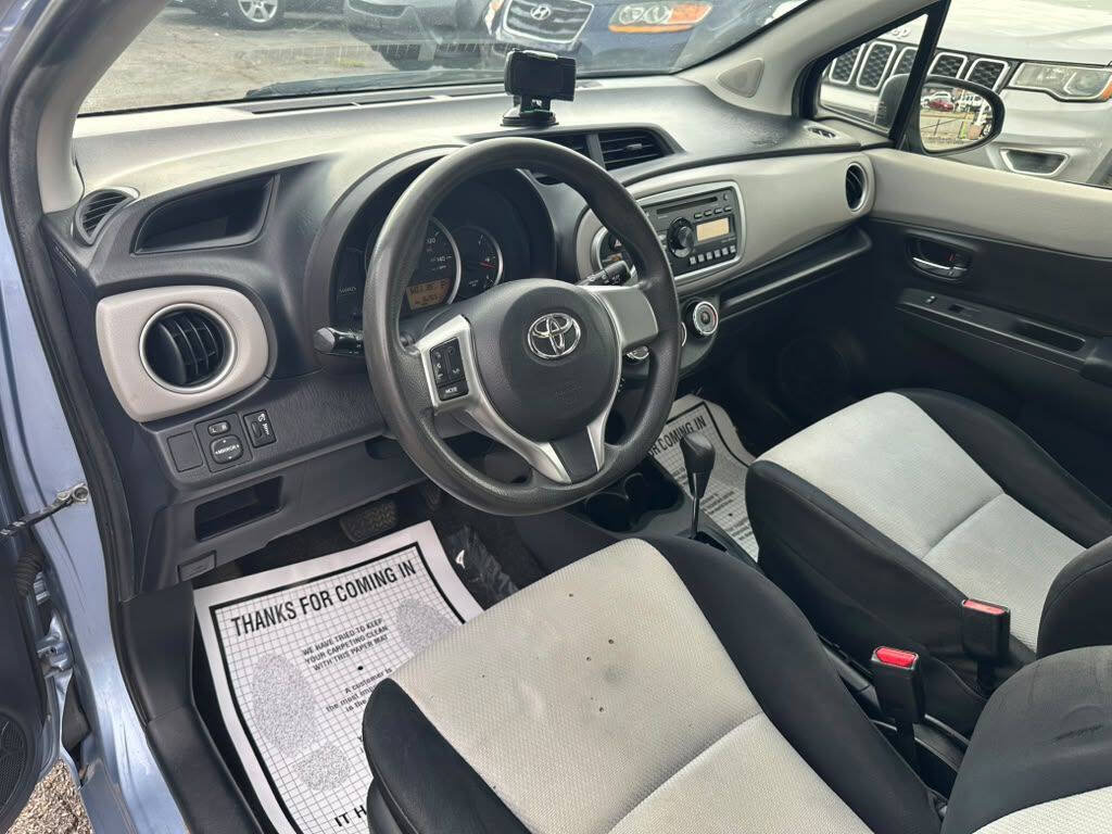 Used 2013 Toyota Yaris LE FWD image 11