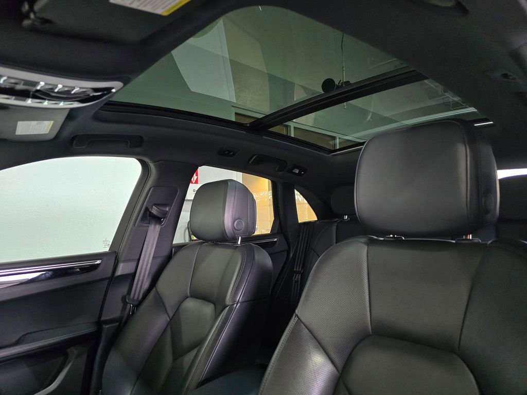 Used 2024 Porsche Macan image 22