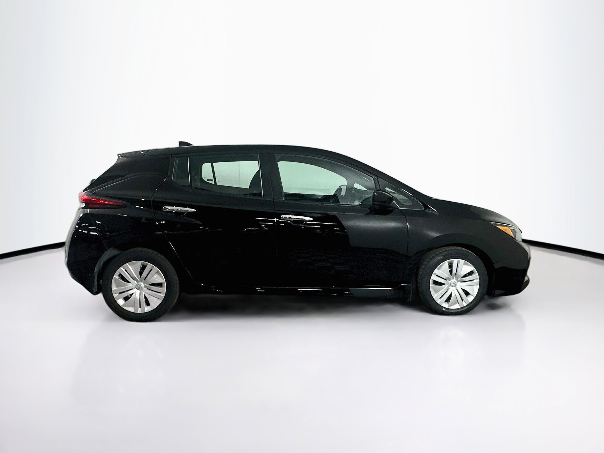Used 2024 Nissan Leaf S FWD image 10