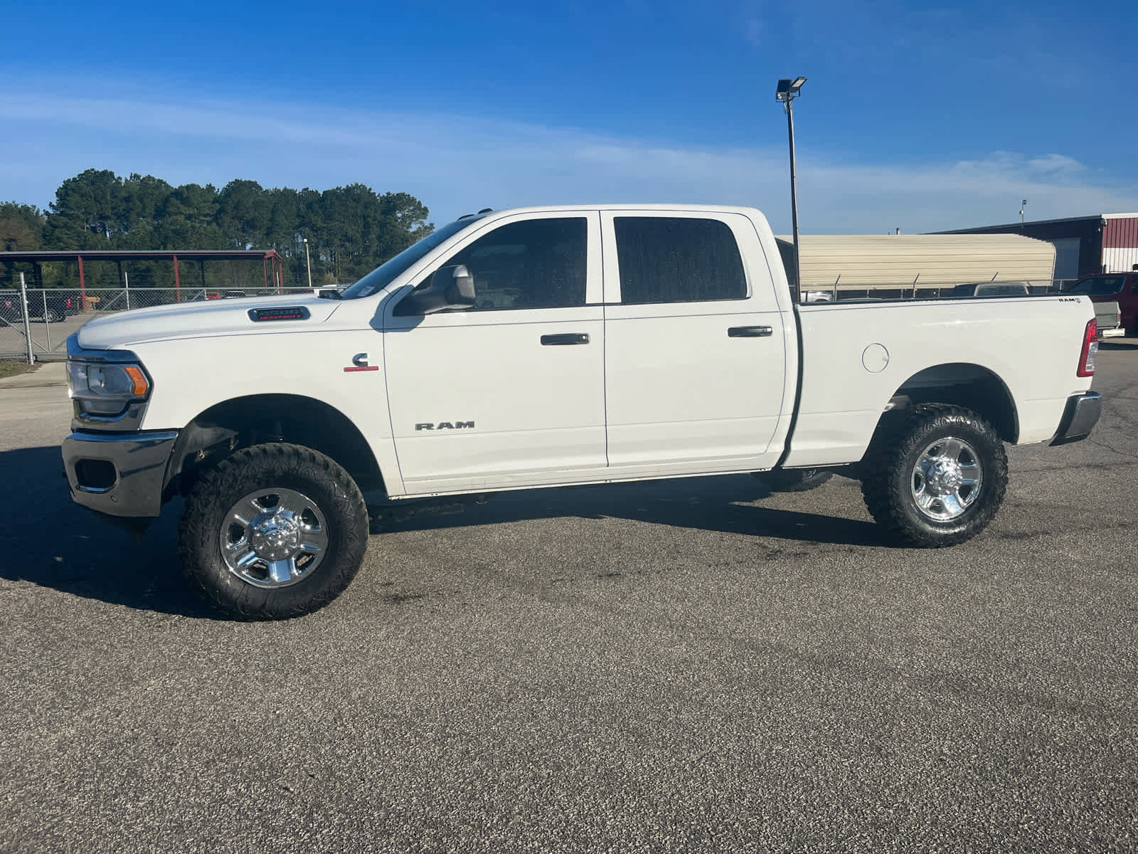 Used 2022 RAM 2500 Tradesman w/ Chrome Appearance Group image 2