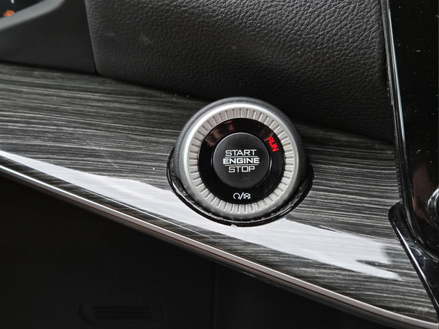Certified 2022 Jeep Wagoneer Series II AWD/4WD image 18