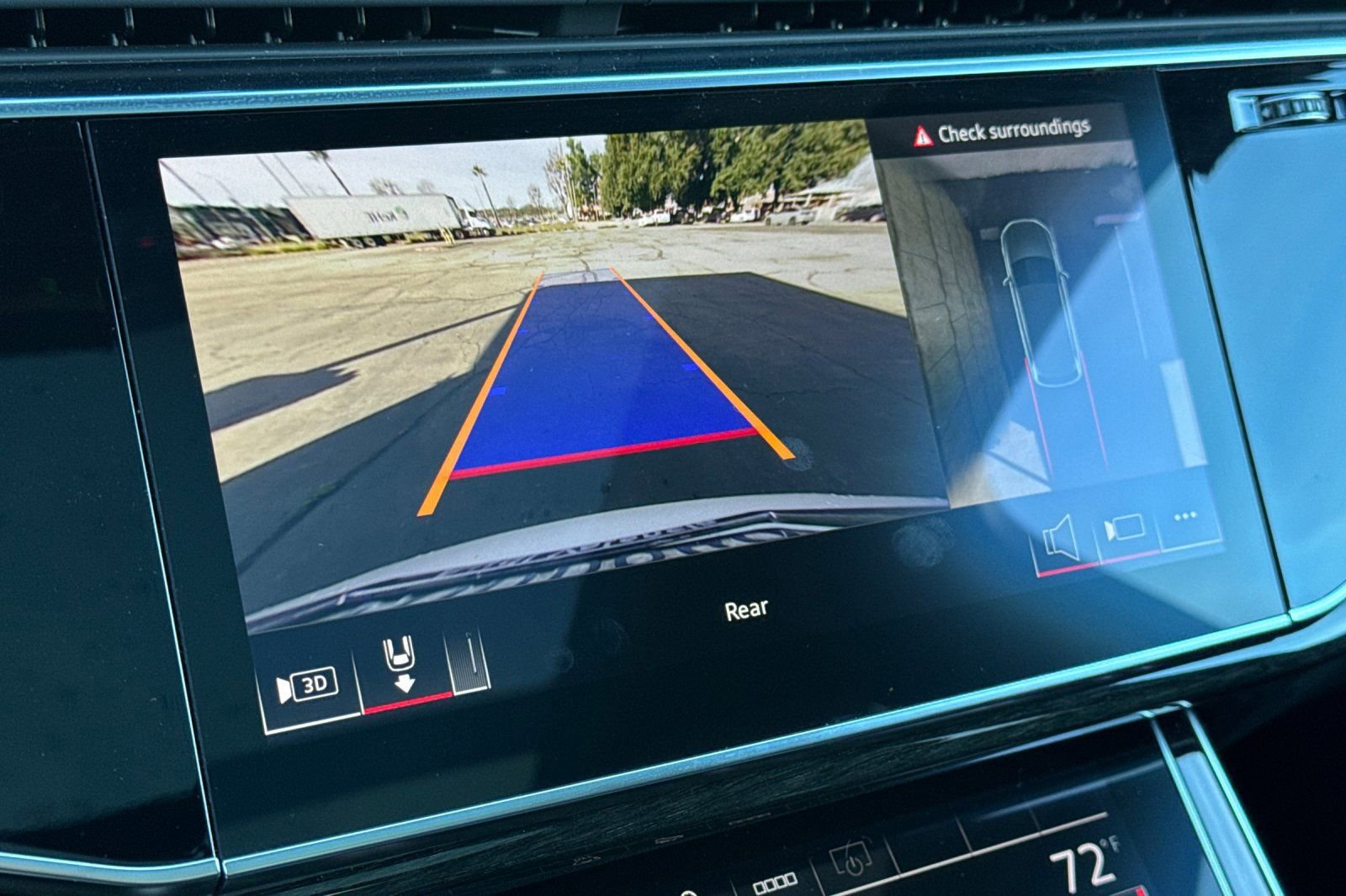 Used 2025 Audi Q7 3.0T Premium w/ Convenience Package image 18