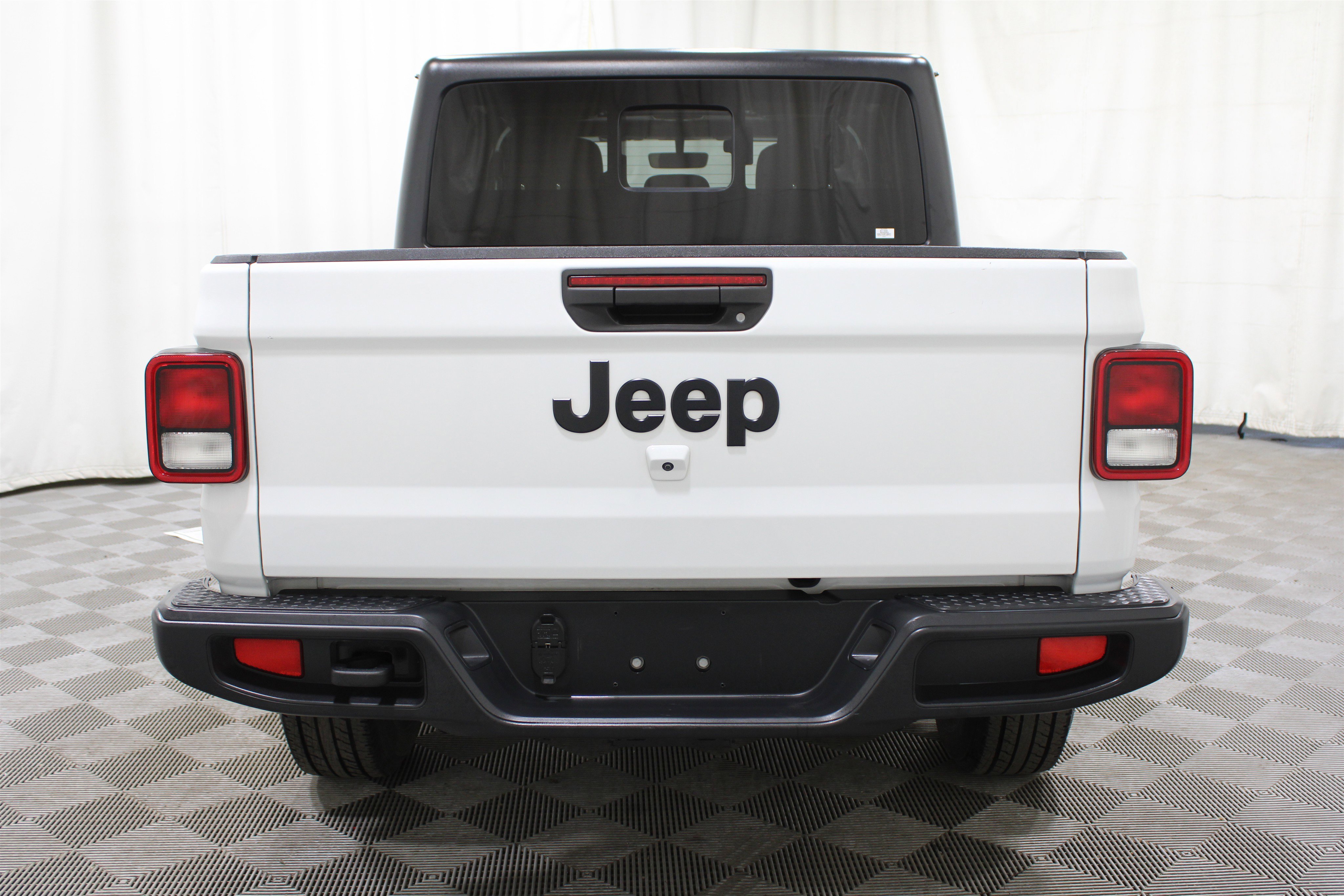 Used 2023 Jeep Gladiator Sport image 32