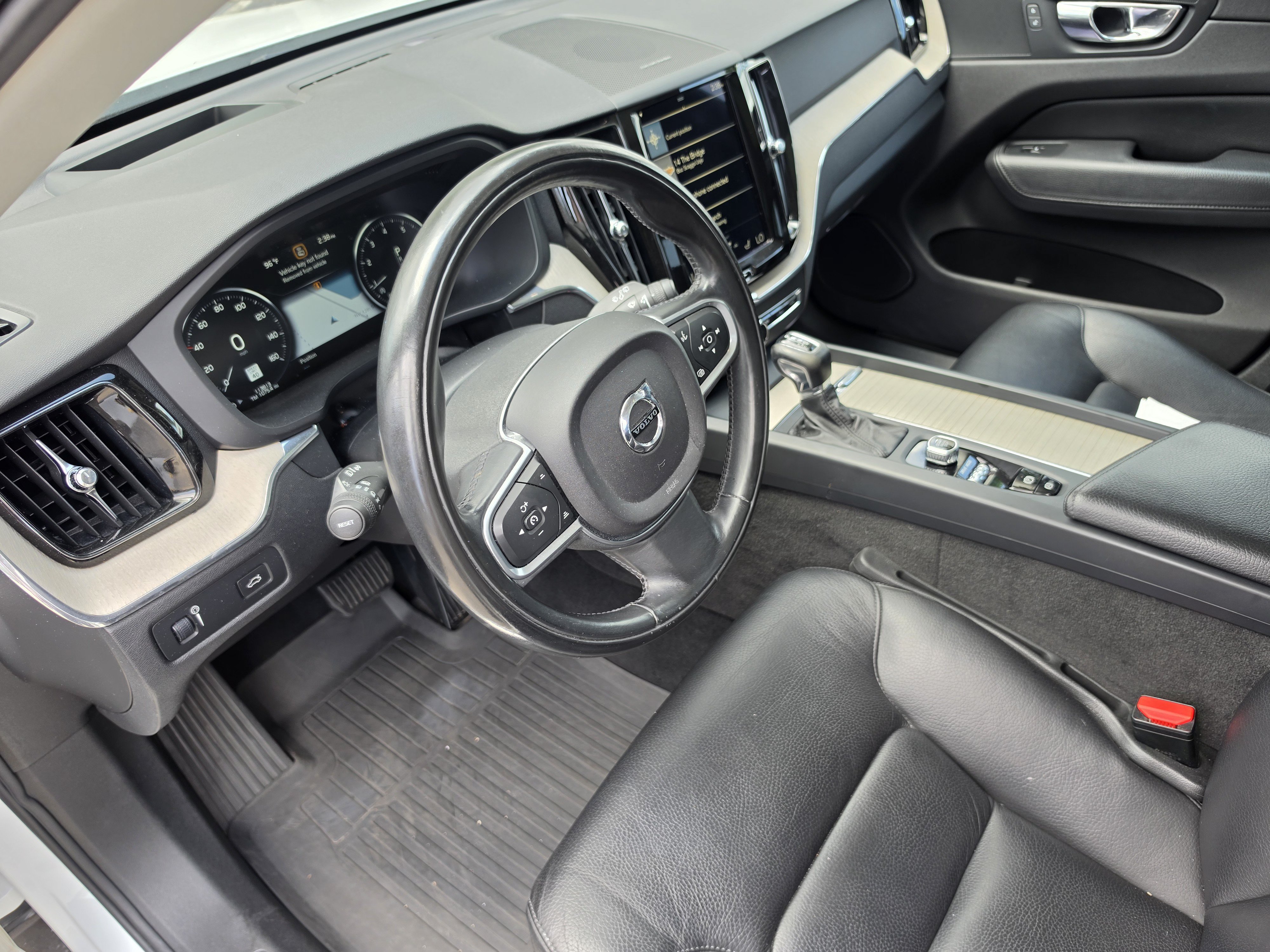 Used 2018 Volvo XC60 T6 Momentum w/ Advanced Package AWD/4WD image 60