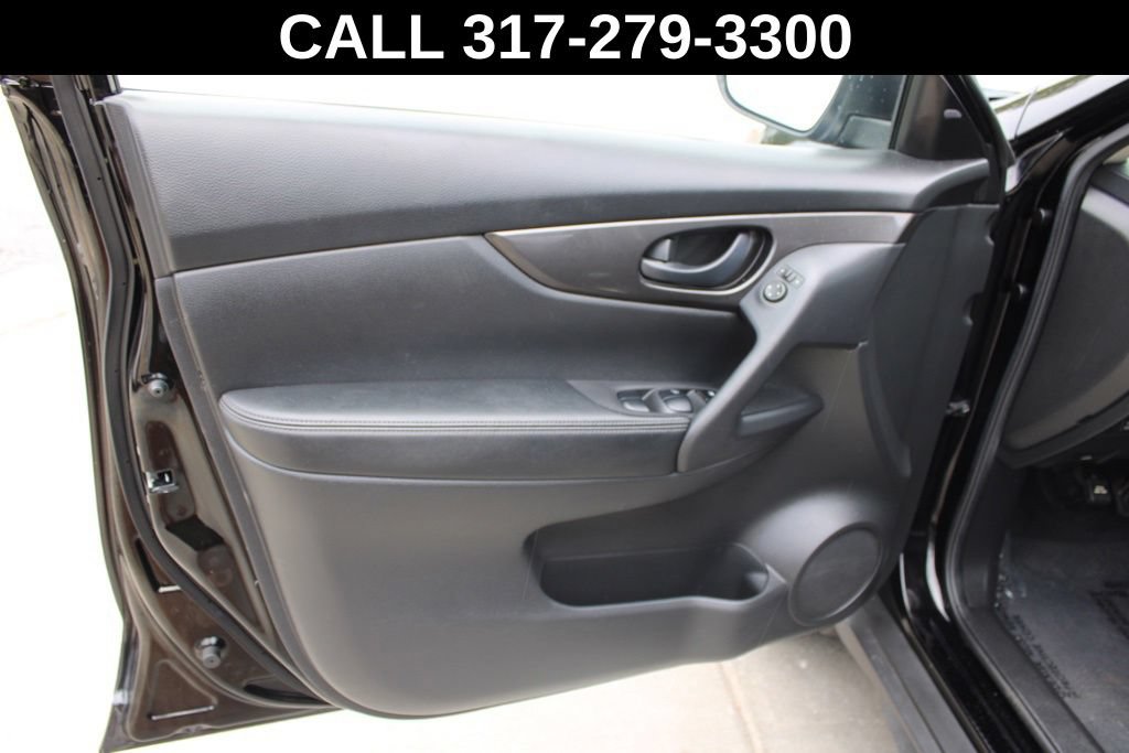 Used 2019 Nissan Rogue S AWD/4WD image 16