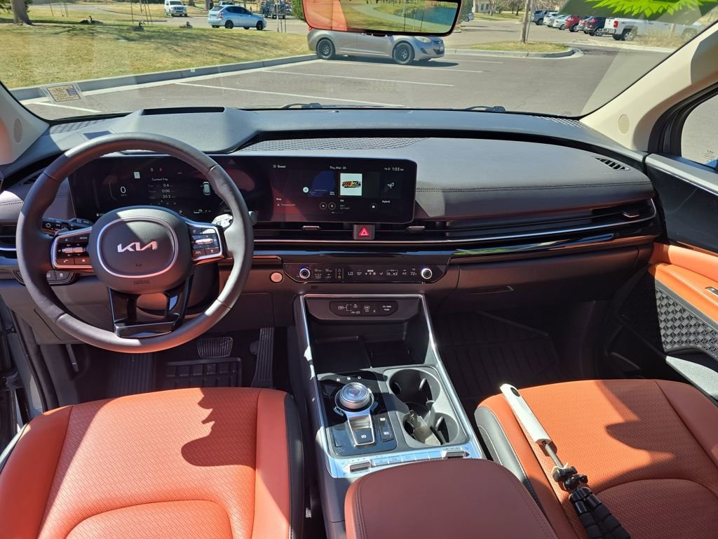 Used 2025 Kia Carnival SX Prestige image 13