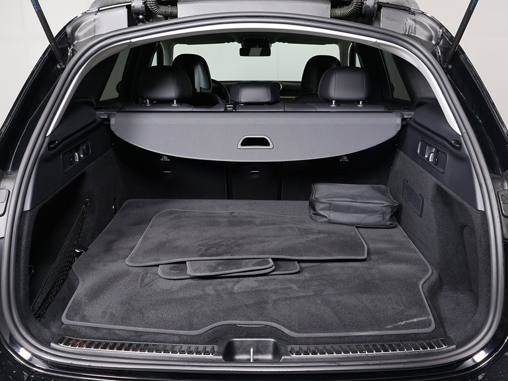 Used 2025 Mercedes-Benz GLC 350e 4MATIC image 16