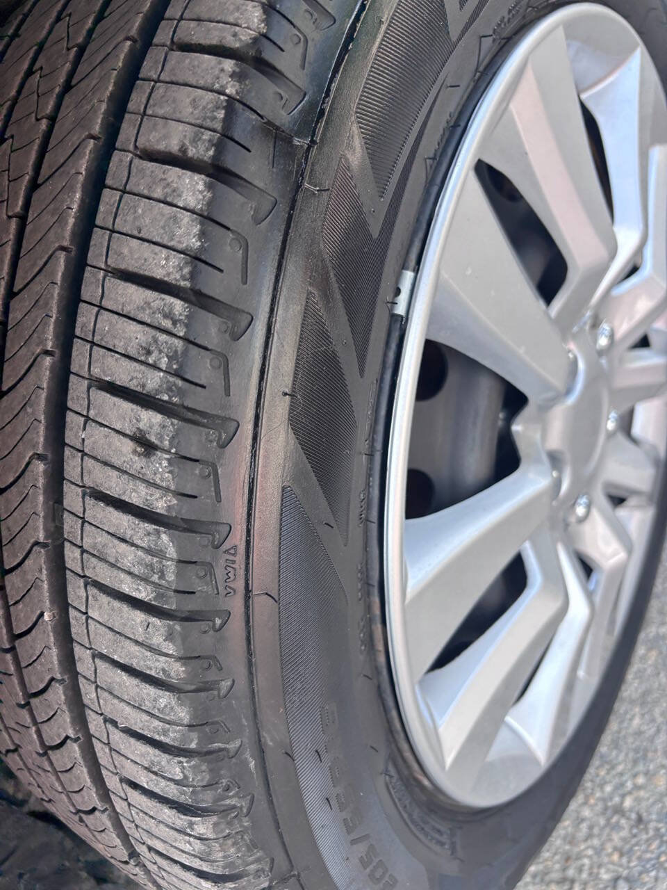 Used 2011 Toyota Matrix FWD image 19