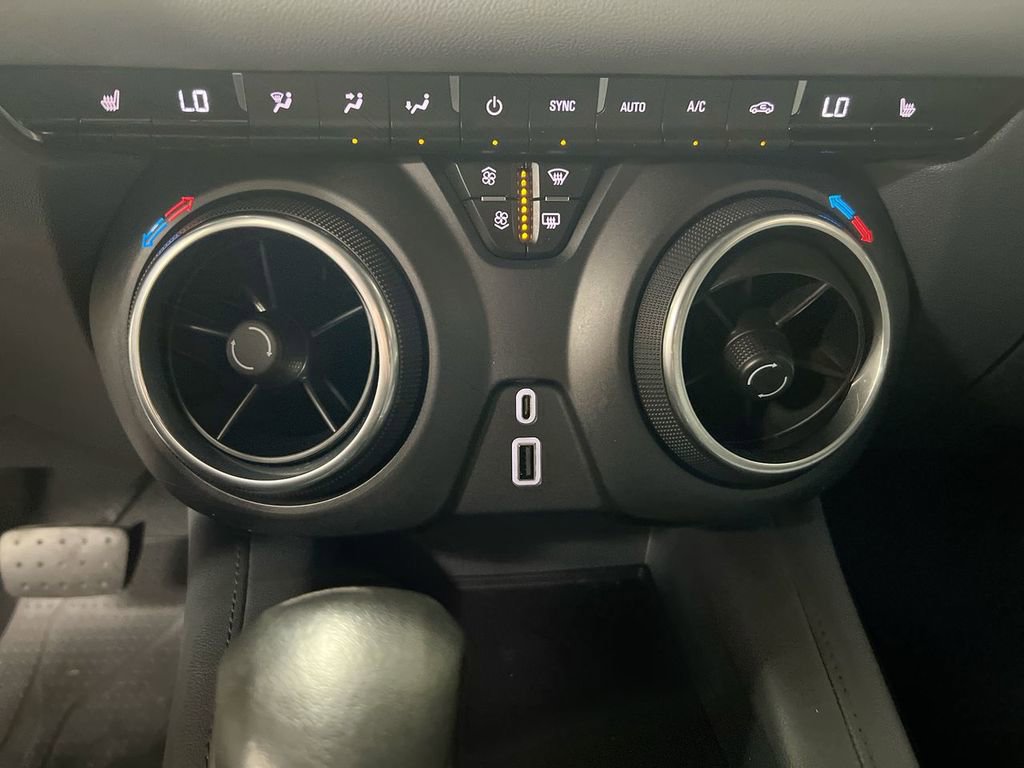 Used 2019 Chevrolet Blazer LT FWD image 16