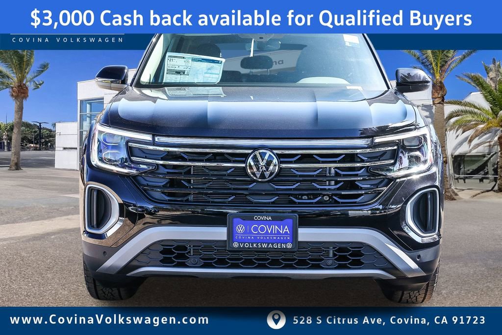 New 2026 Volkswagen Atlas Peak Edition image 2