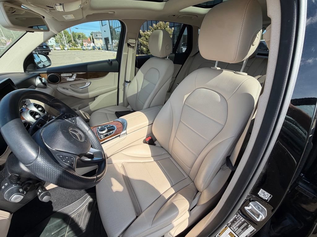 Used 2018 Mercedes-Benz GLC 300 4MATIC image 9