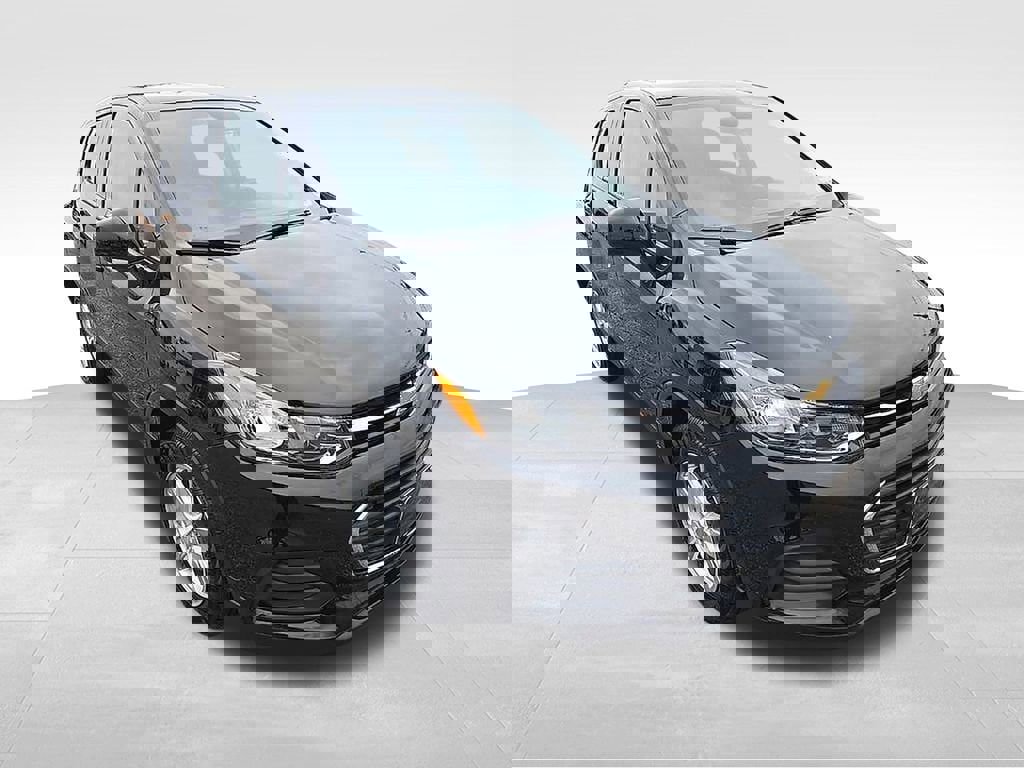 Used 2022 Chevrolet Trax LS w/ Tint and Cruise Package