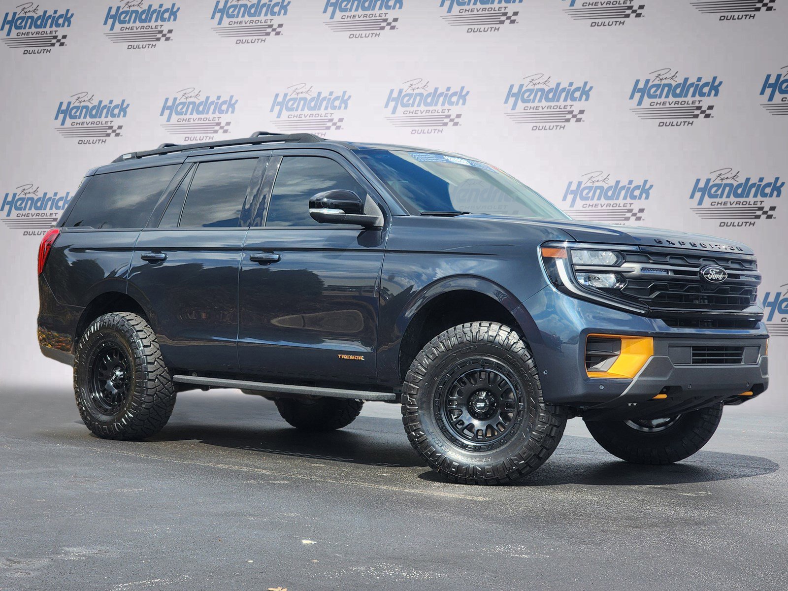 Used 2025 Ford Expedition Tremor image 2