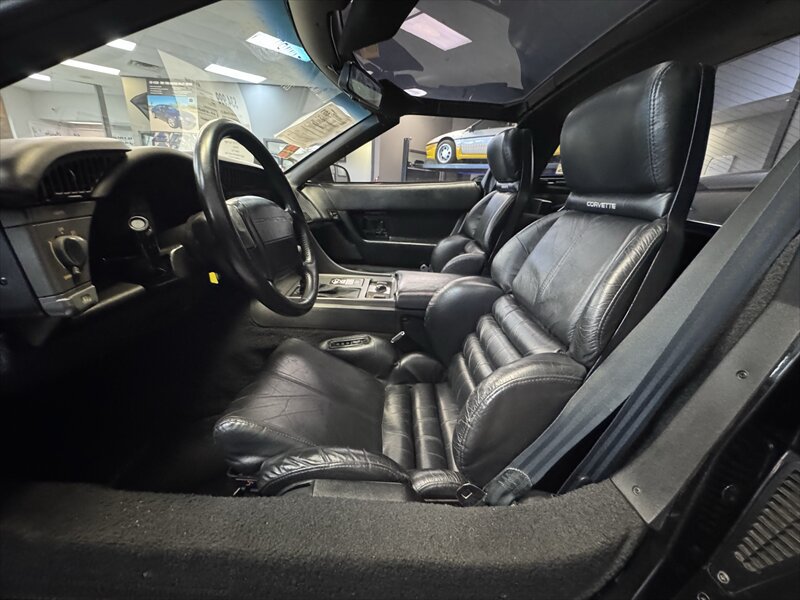 Used 1991 Chevrolet Corvette ZR-1 RWD image 10