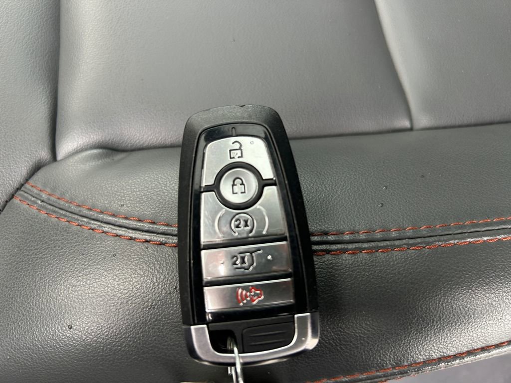 Used 2025 Ford Expedition Active image 33