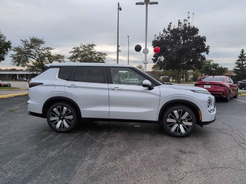 New 2026 Mitsubishi Outlander SE AWD/4WD image 5