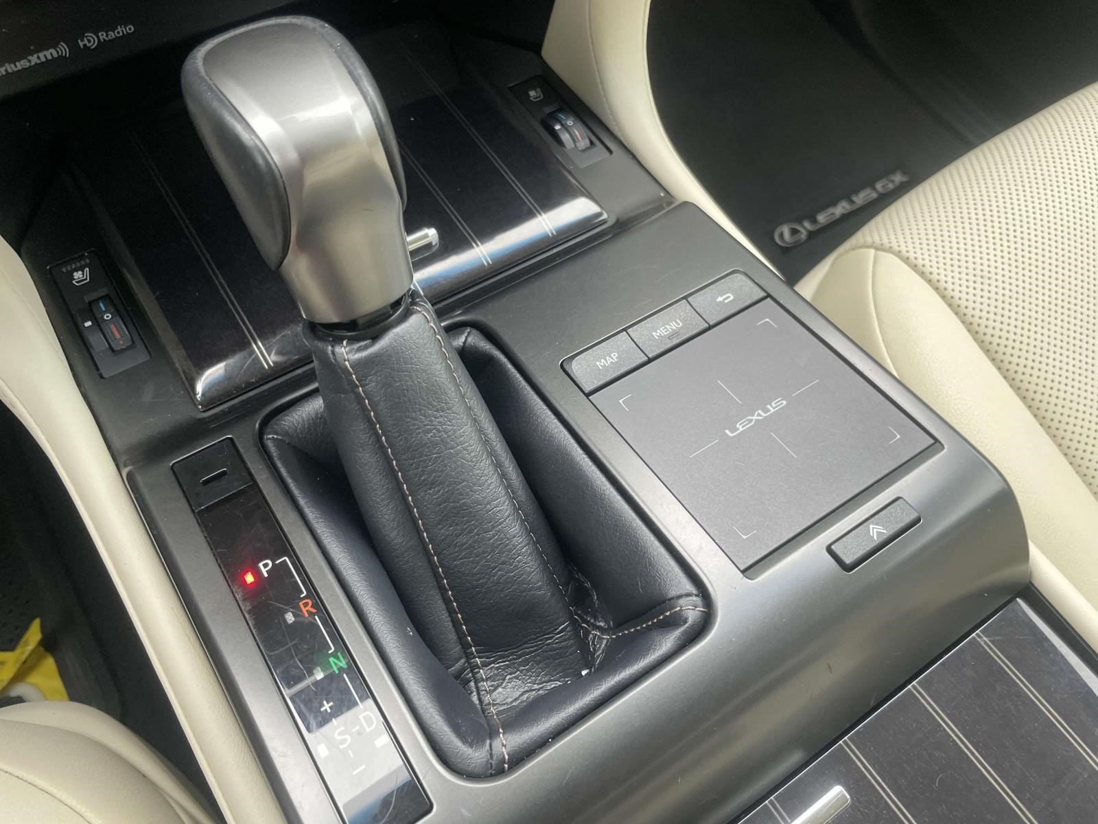 Used 2023 Lexus GX 460 Premium w/ Accessory Package AWD/4WD image 22