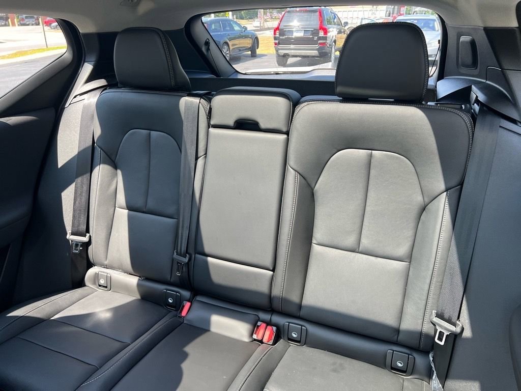 New 2026 Volvo XC40 B5 Plus w/ Protection Package Premier AWD/4WD image 22