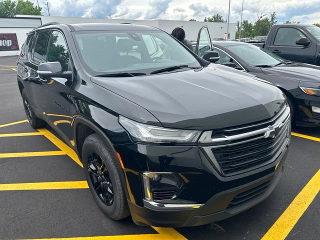 Certified 2023 Chevrolet Traverse LT FWD image 1