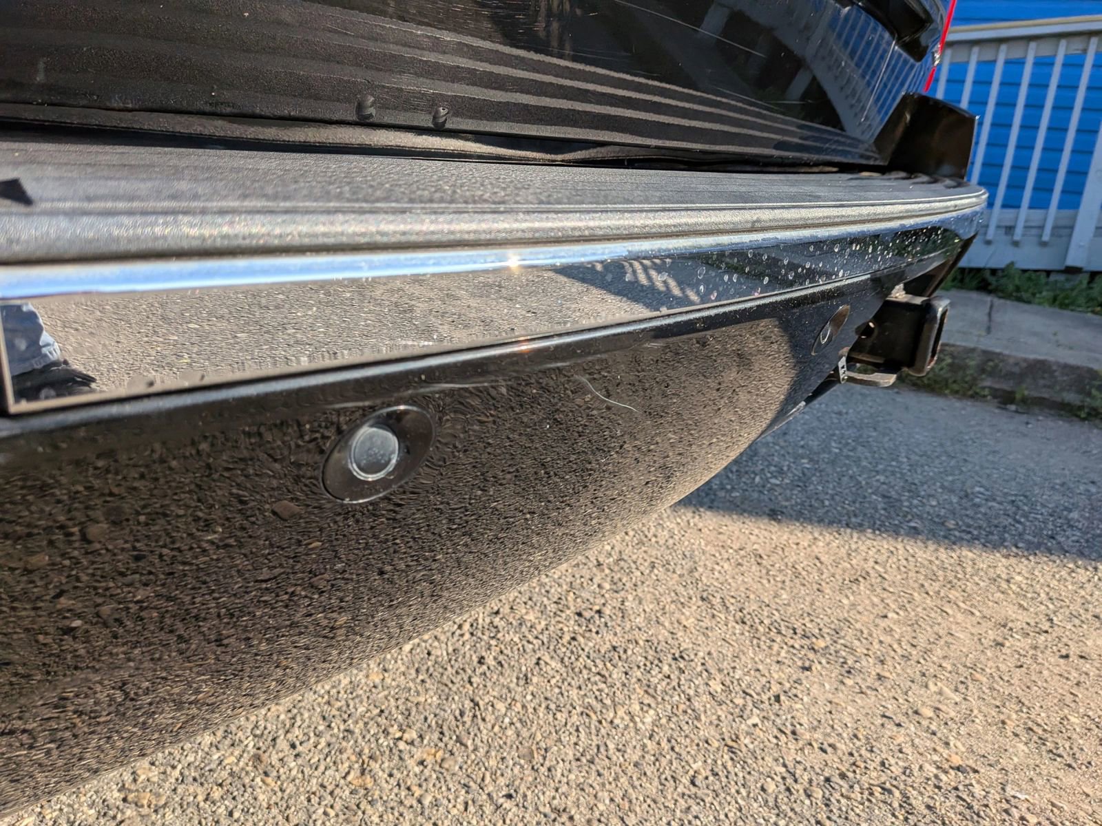 Used 2011 Cadillac Escalade Premium image 16