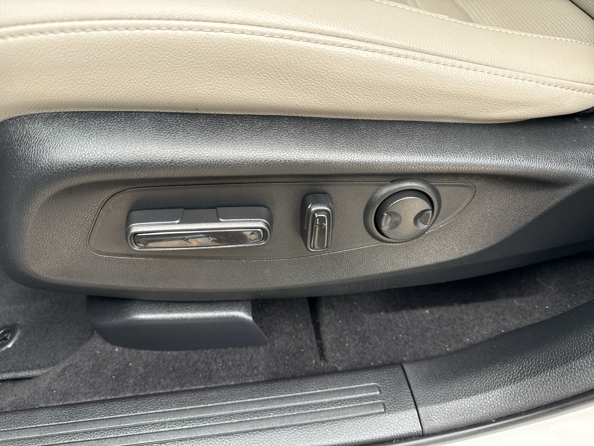 Used 2024 Honda CR-V EX-L image 12