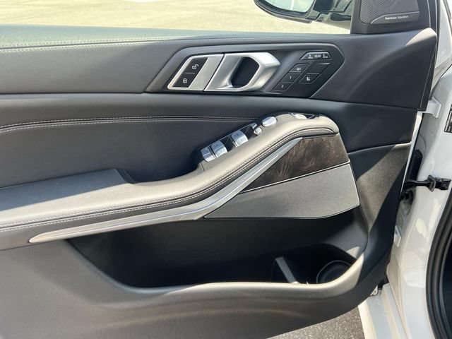 Used 2024 BMW X7 xDrive40i w/ M Sport Package AWD/4WD image 17