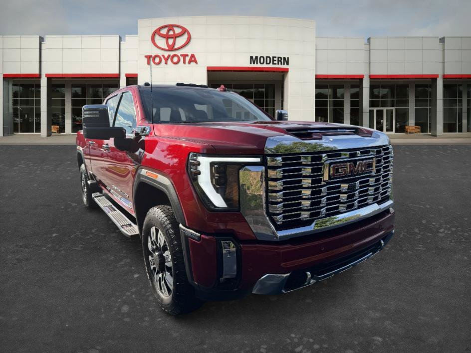 Used 2024 GMC Sierra 3500 Denali w/ Denali Reserve Package AWD/4WD image 3