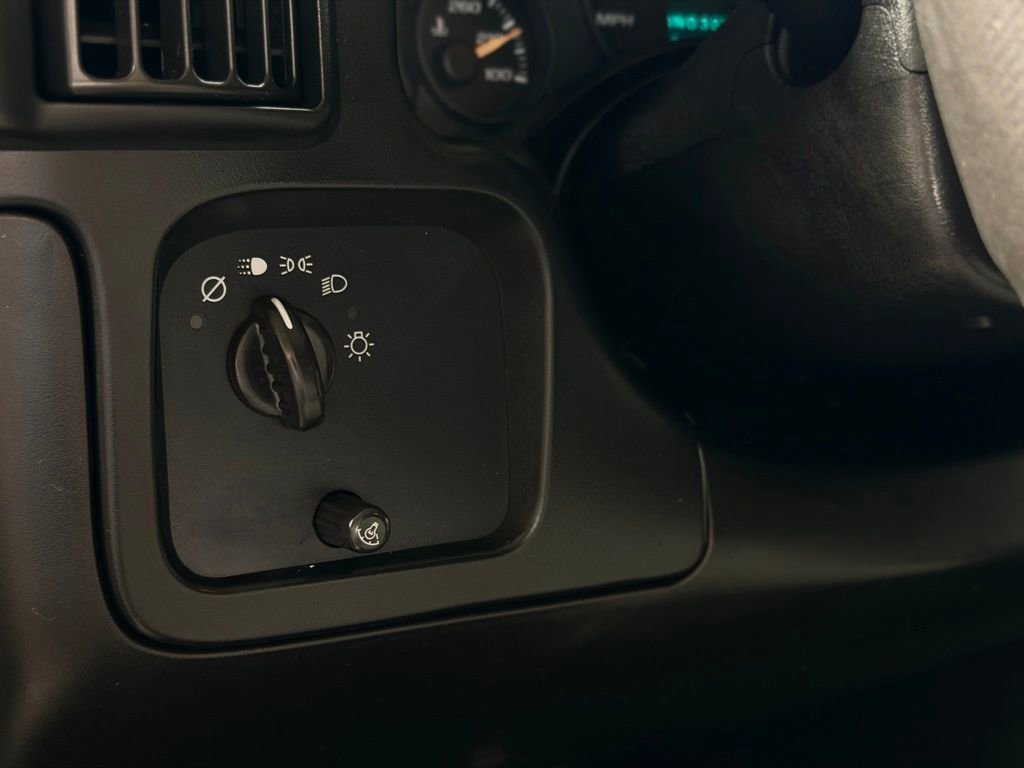 Used 2007 GMC Savana 2500 RWD image 34