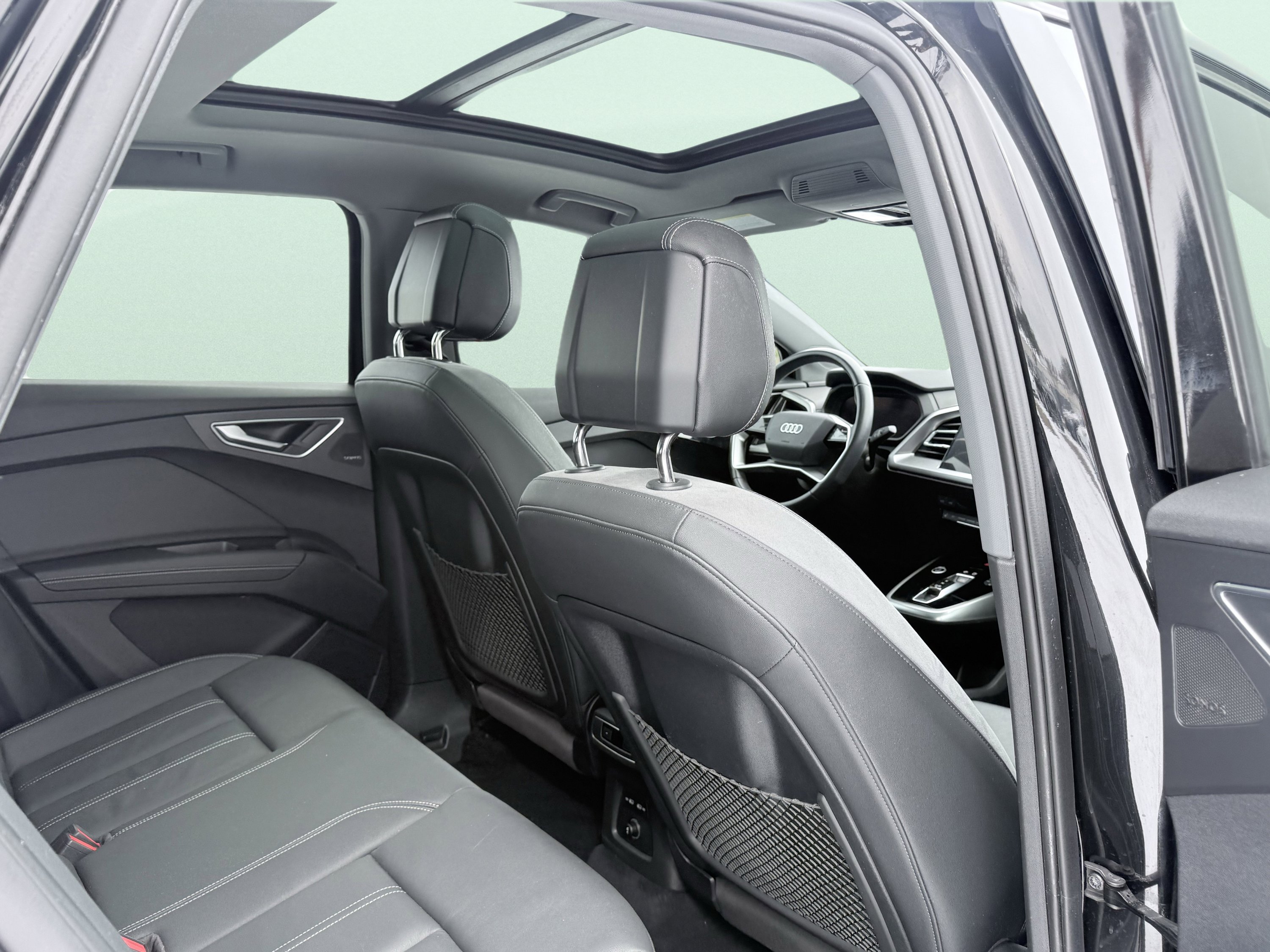 Used 2023 Audi Q4 e-tron Premium Plus w/ Premium Plus image 51