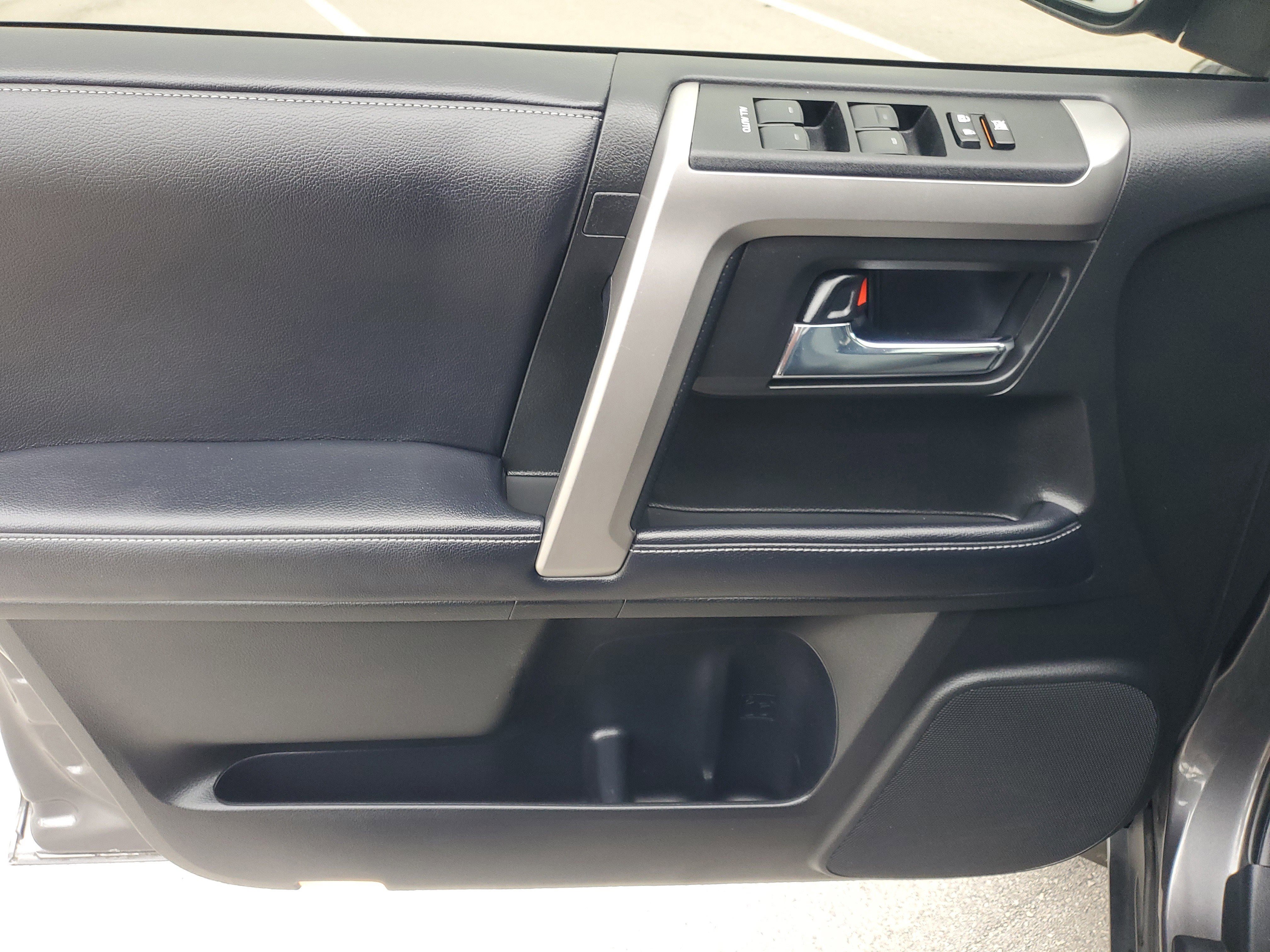 Used 2018 Toyota 4Runner 4WD image 18