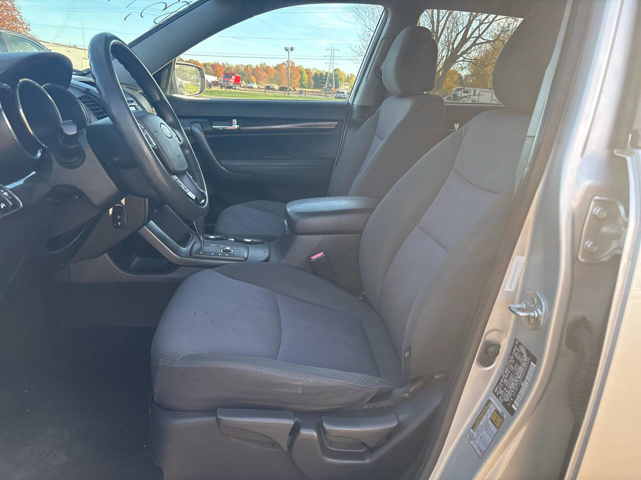 Used 2013 Kia Sorento LX w/ Convenience Pkg image 14