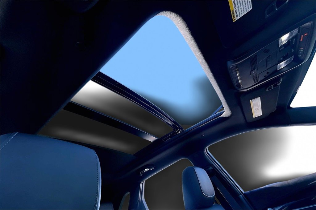 Used 2025 Cadillac XT5 Premium Luxury image 17