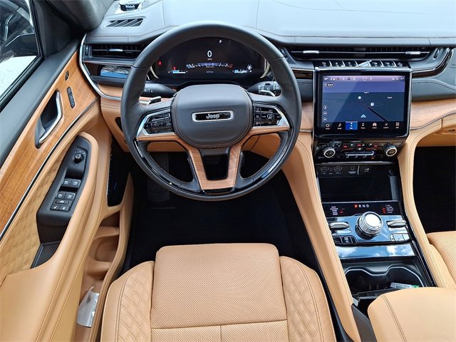 Certified 2025 Jeep Grand Cherokee Summit image 13