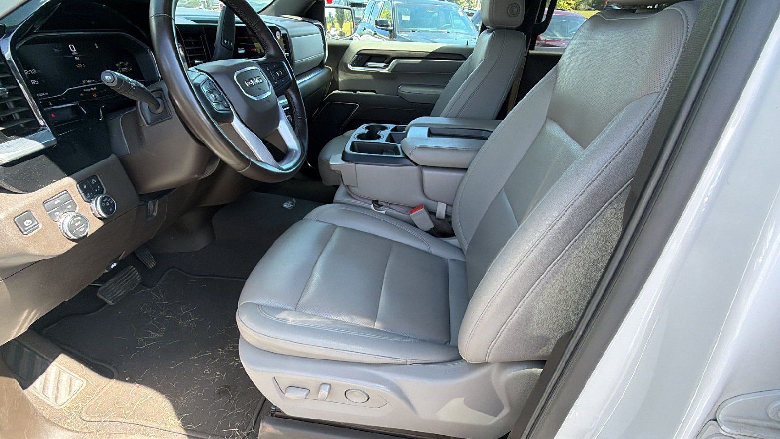 Used 2025 GMC Sierra 1500 SLT AWD/4WD image 16