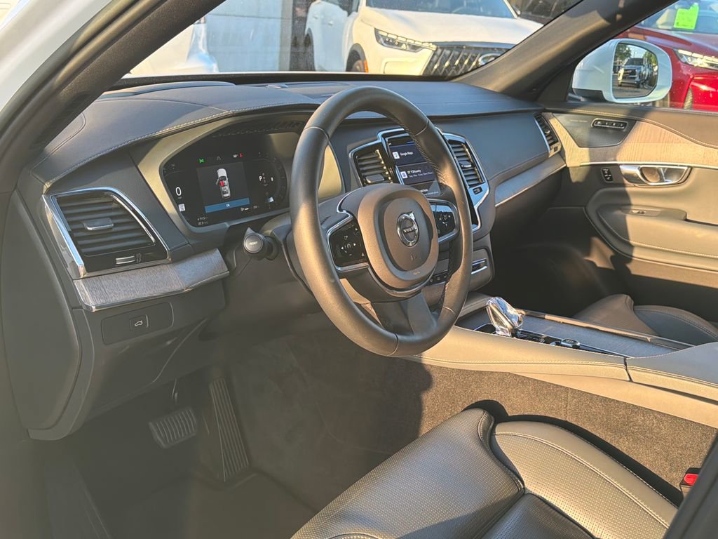 Used 2023 Volvo XC90 B6 Ultimate w/ Protection Package Premier AWD/4WD image 18