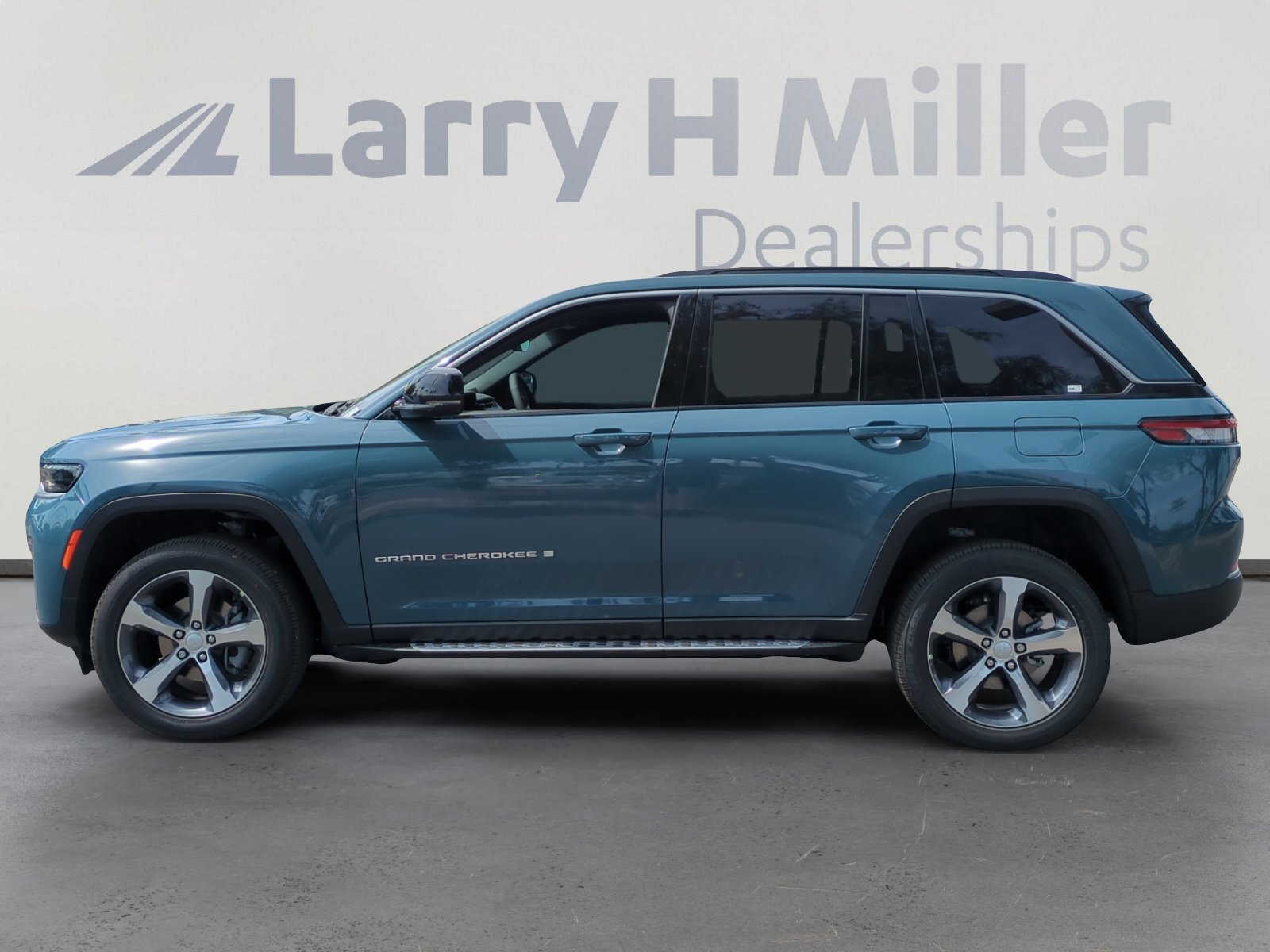 New 2026 Jeep Grand Cherokee Limited image 2