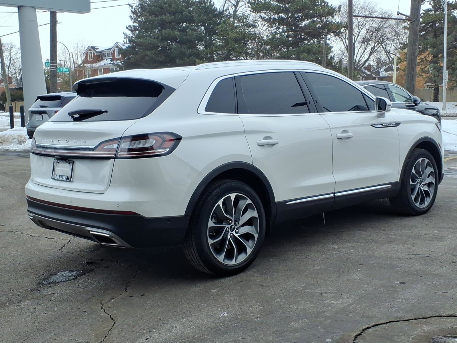 Used 2023 Lincoln Nautilus Reserve w/ Equipment Group 201A AWD/4WD image 4