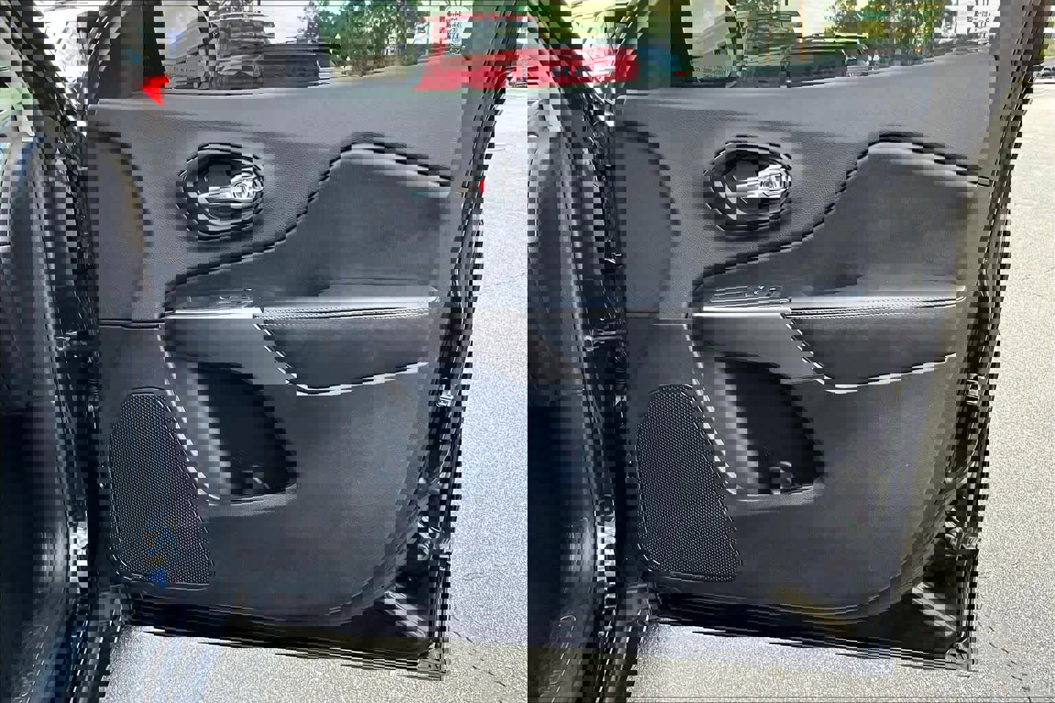 Used 2019 Jeep Cherokee Limited image 21