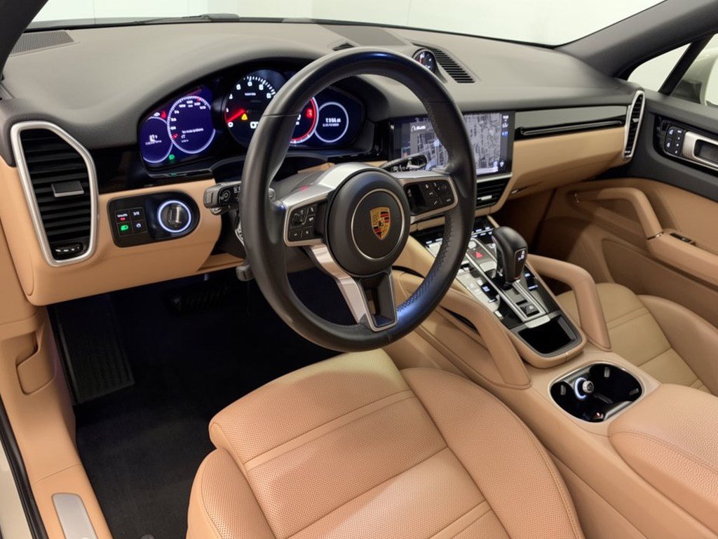 Used 2023 Porsche Cayenne AWD/4WD image 10