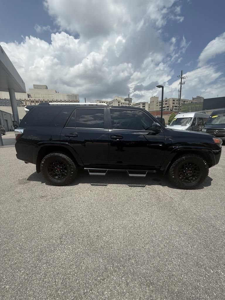 Used 2021 Toyota 4Runner SR5 image 3