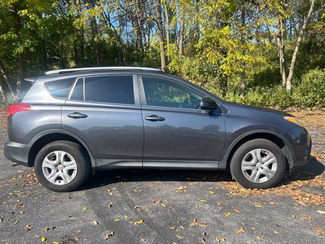 Used 2015 Toyota RAV4 LE AWD/4WD image 2