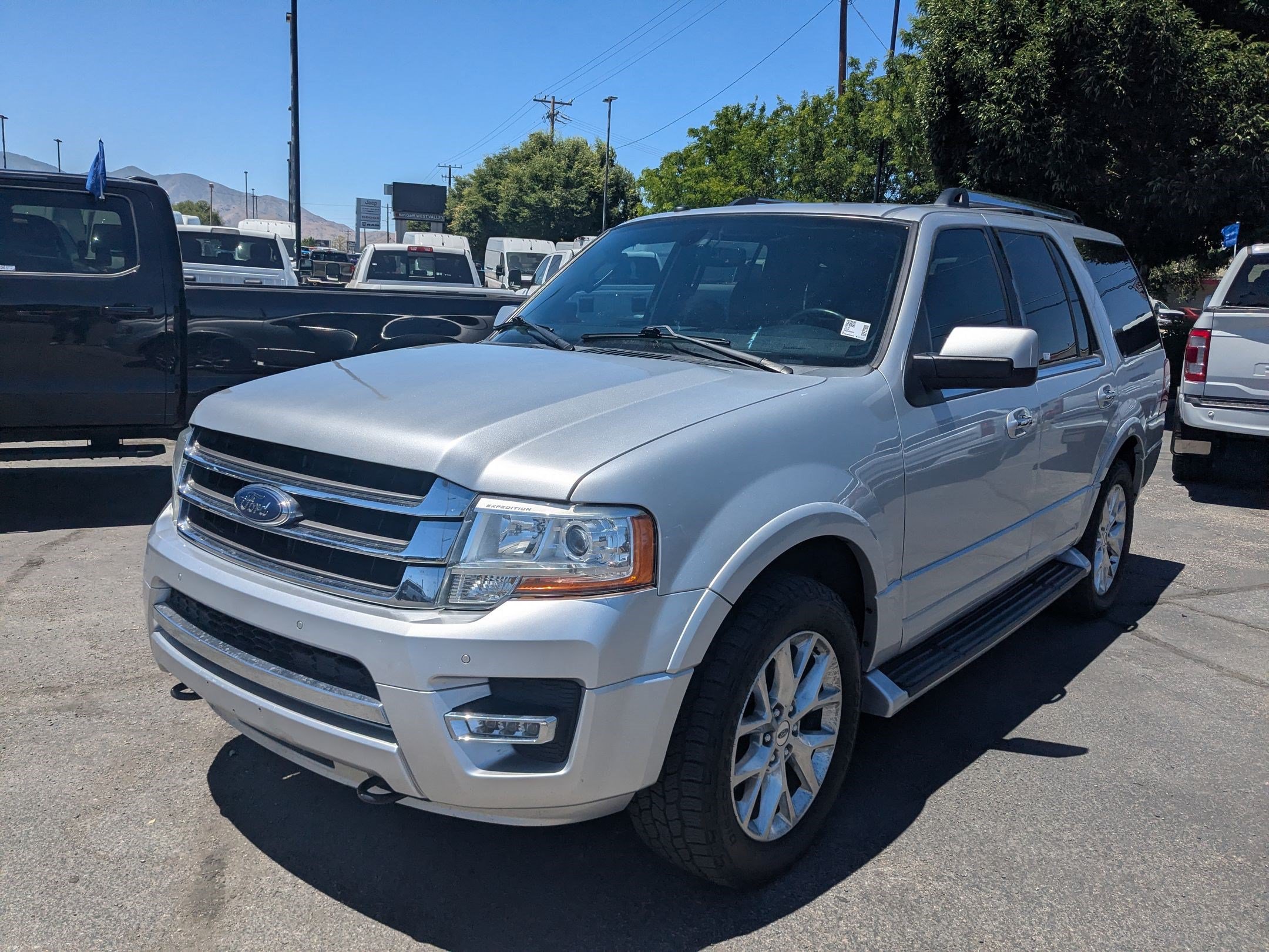 Used 2016 Ford Expedition Limited AWD/4WD image 10