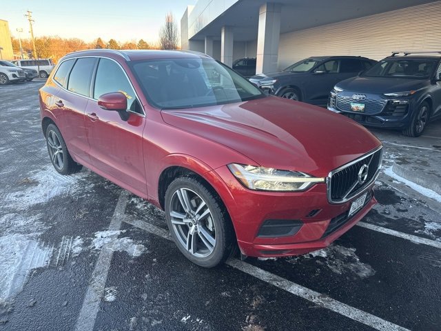 Used 2020 Volvo XC60 T5 Momentum w/ Protection Package Premier image 4