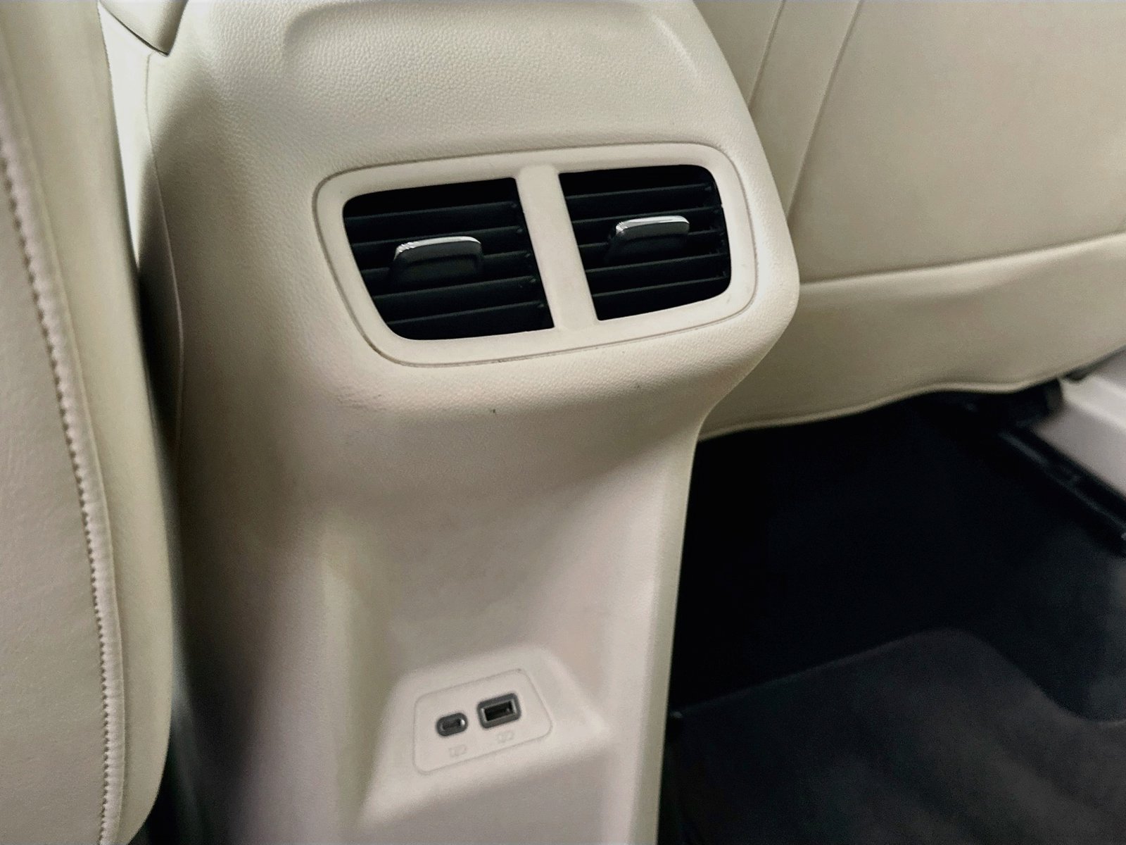 Used 2021 Buick Envision Essence AWD/4WD image 24