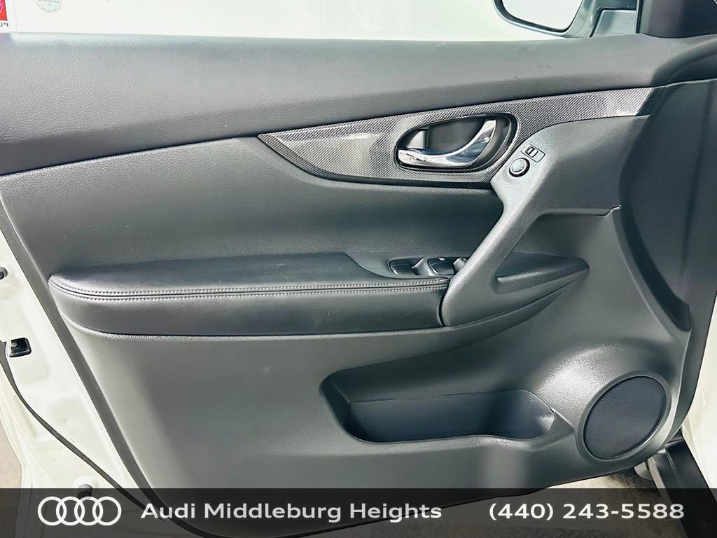 Used 2016 Nissan Rogue SL w/ SL Premium Package AWD/4WD image 29