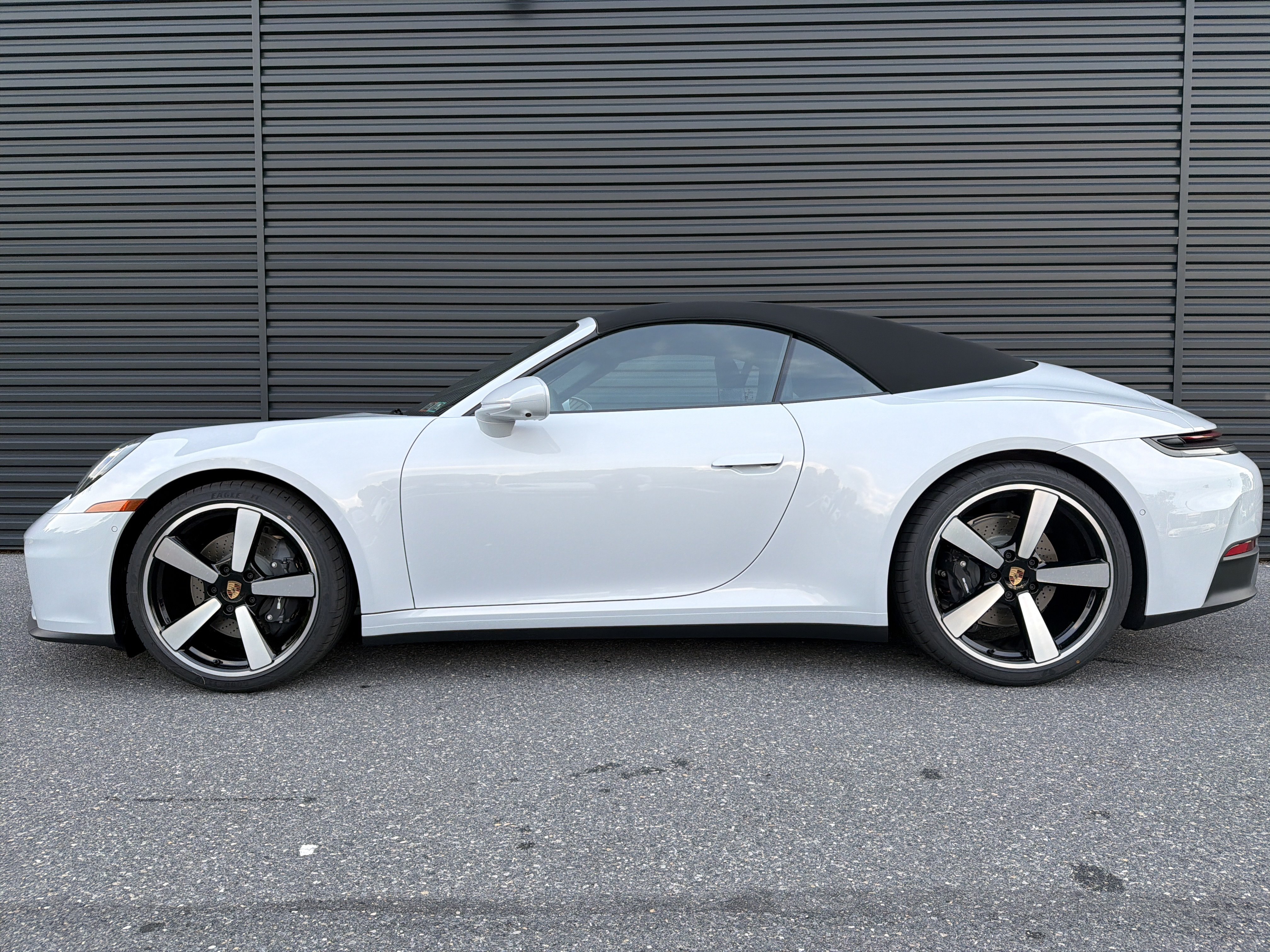 New 2026 Porsche 911 Carrera RWD image 2