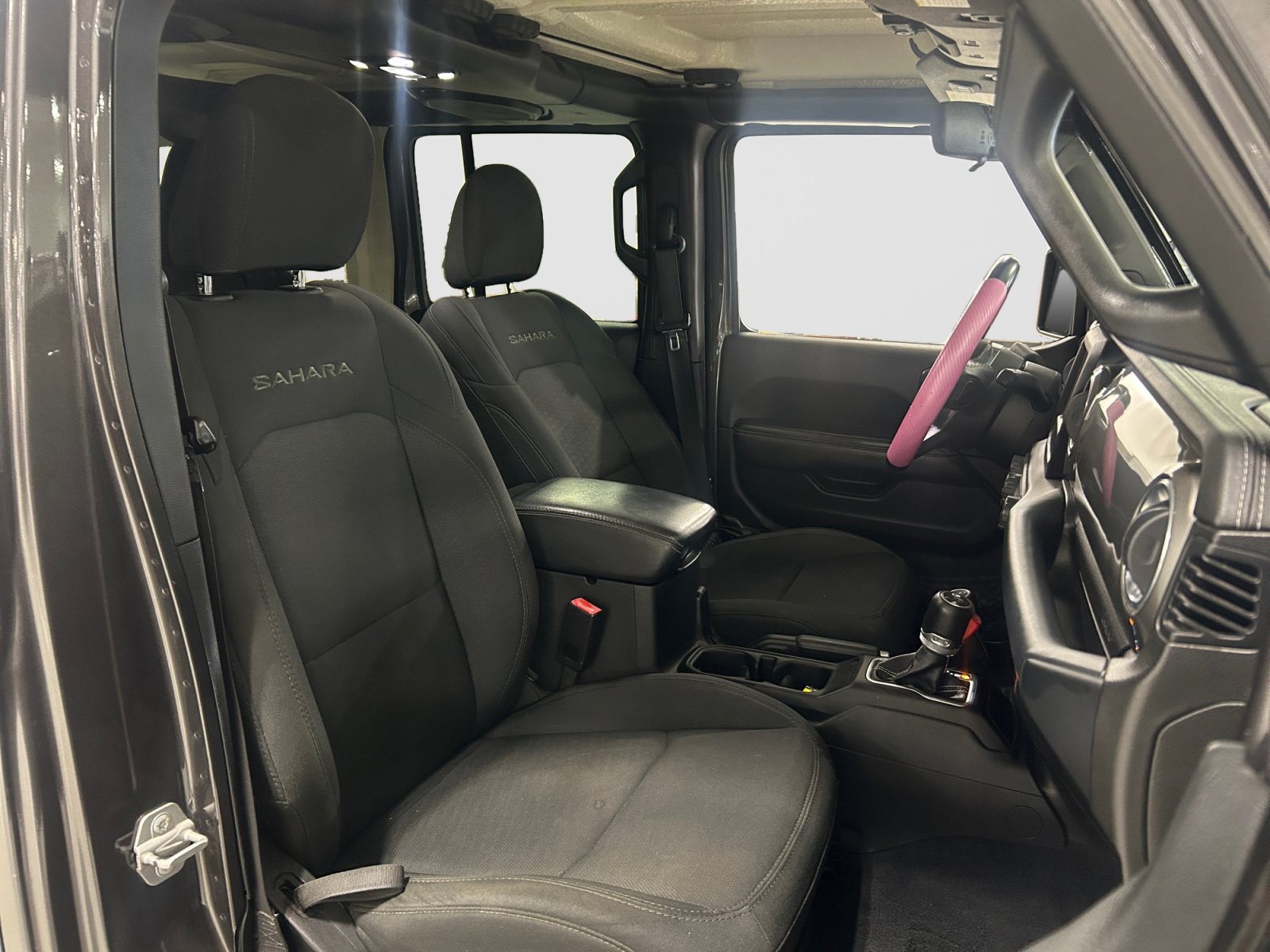 Used 2019 Jeep Wrangler Unlimited Sahara w/ Safety Group AWD/4WD image 21