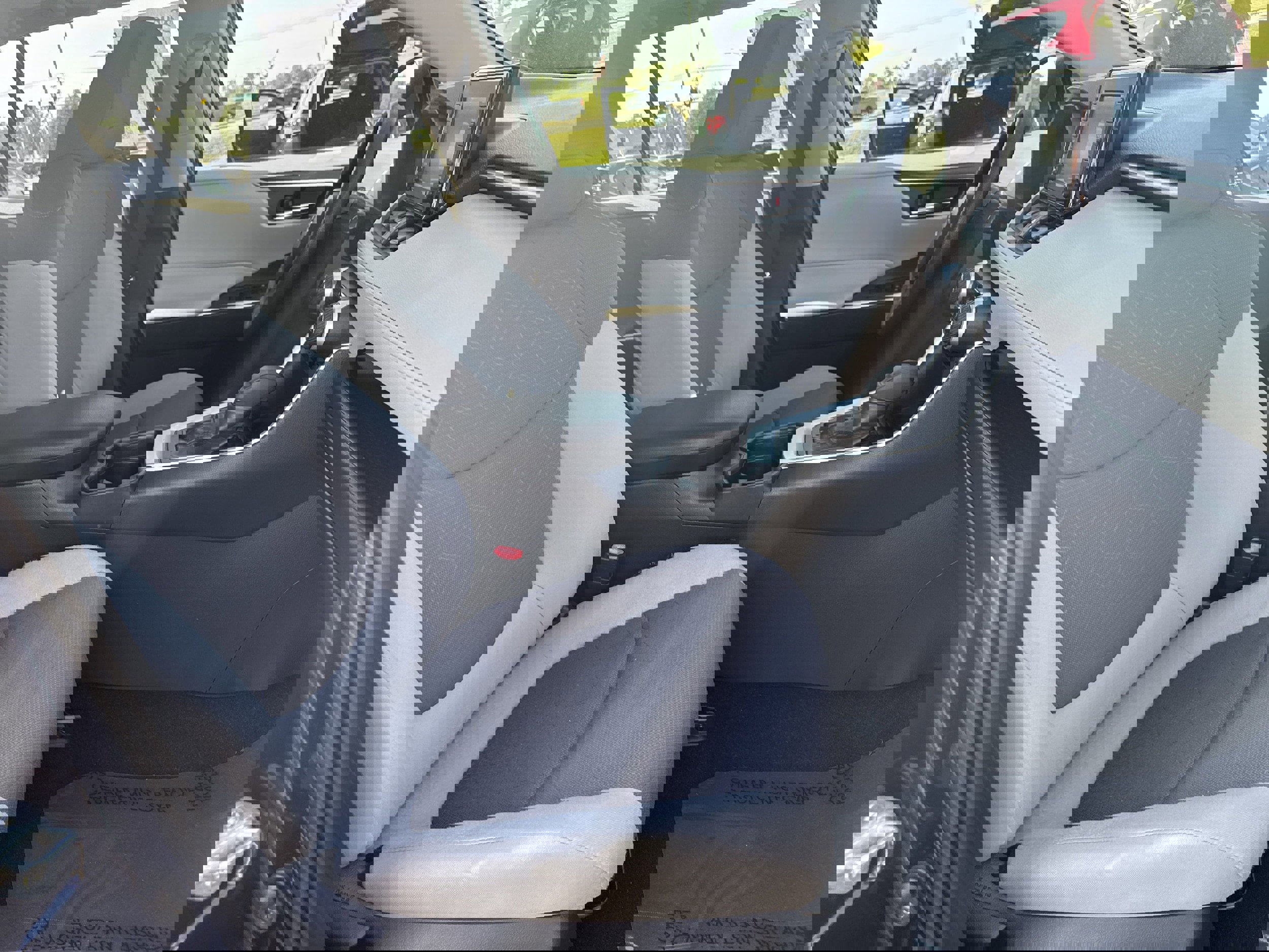 Used 2019 Toyota RAV4 XLE image 9